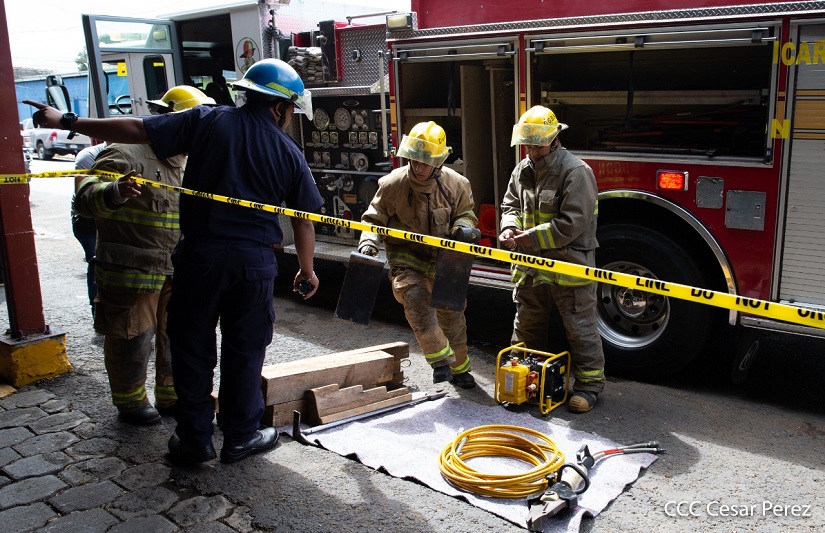 BOMBEROS